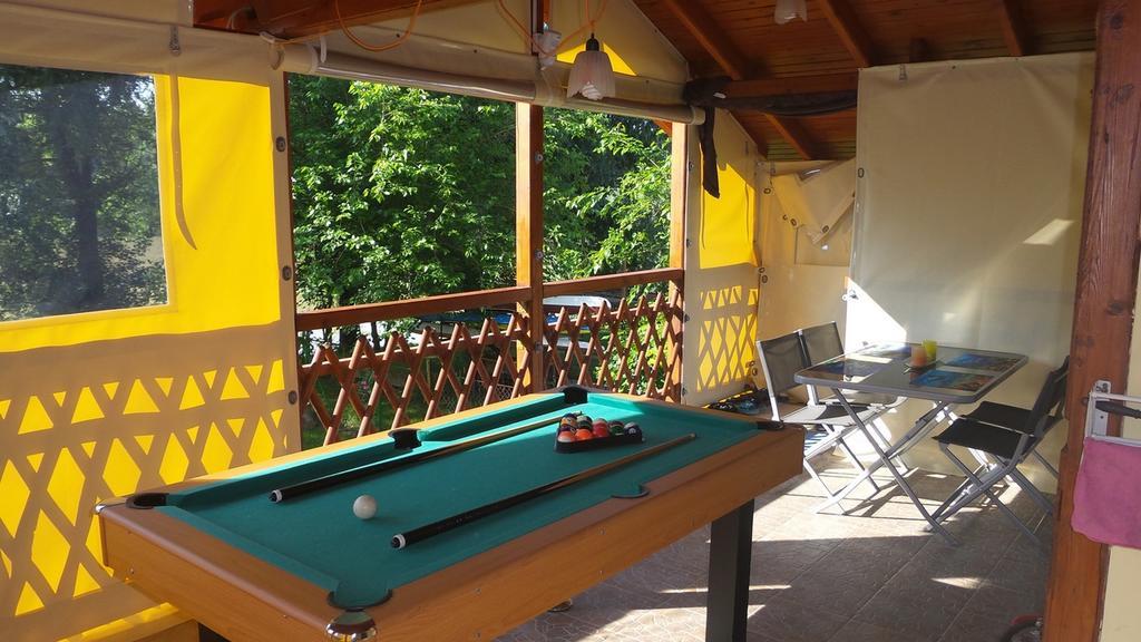 Tiszavirag Vendeghaz Villa Szeged Luaran gambar