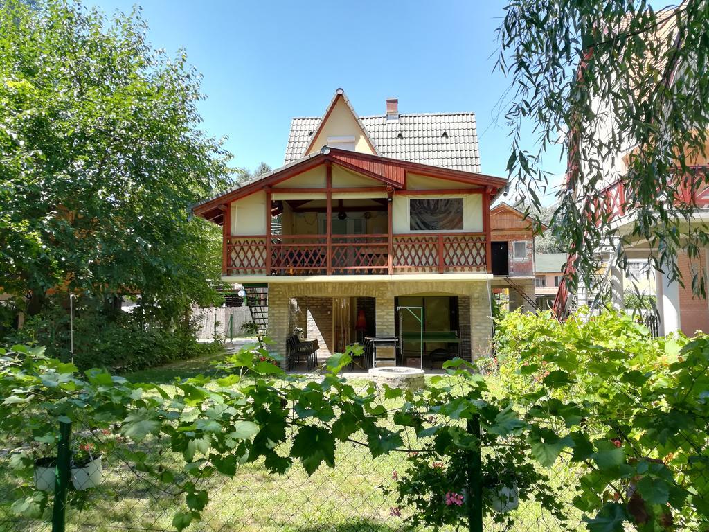 Tiszavirag Vendeghaz Villa Szeged Luaran gambar
