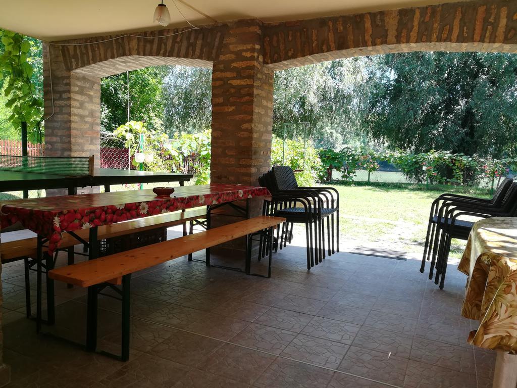 Tiszavirag Vendeghaz Villa Szeged Luaran gambar