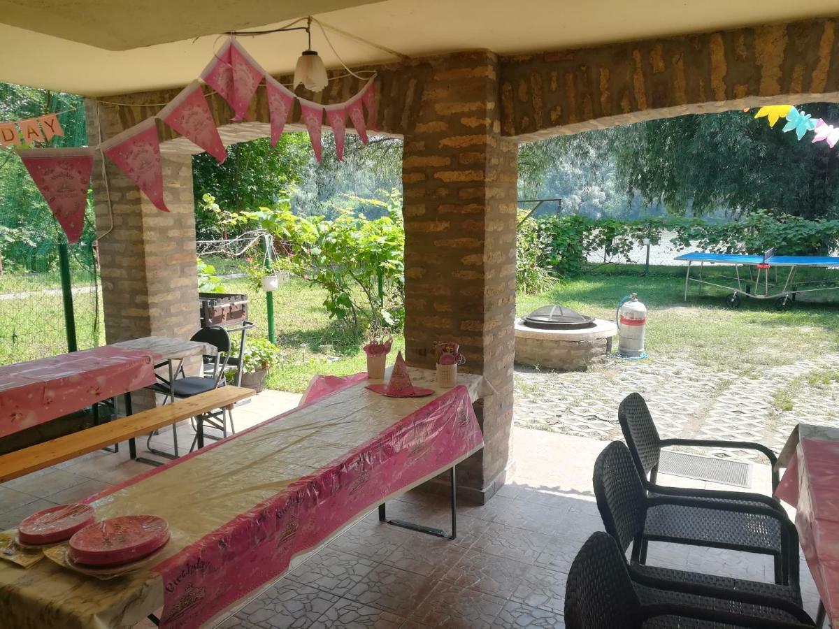 Tiszavirag Vendeghaz Villa Szeged Luaran gambar